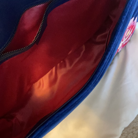 Gucci Marmont Velvet Shoulder Bag in Cobalt - Picture 7 of 8